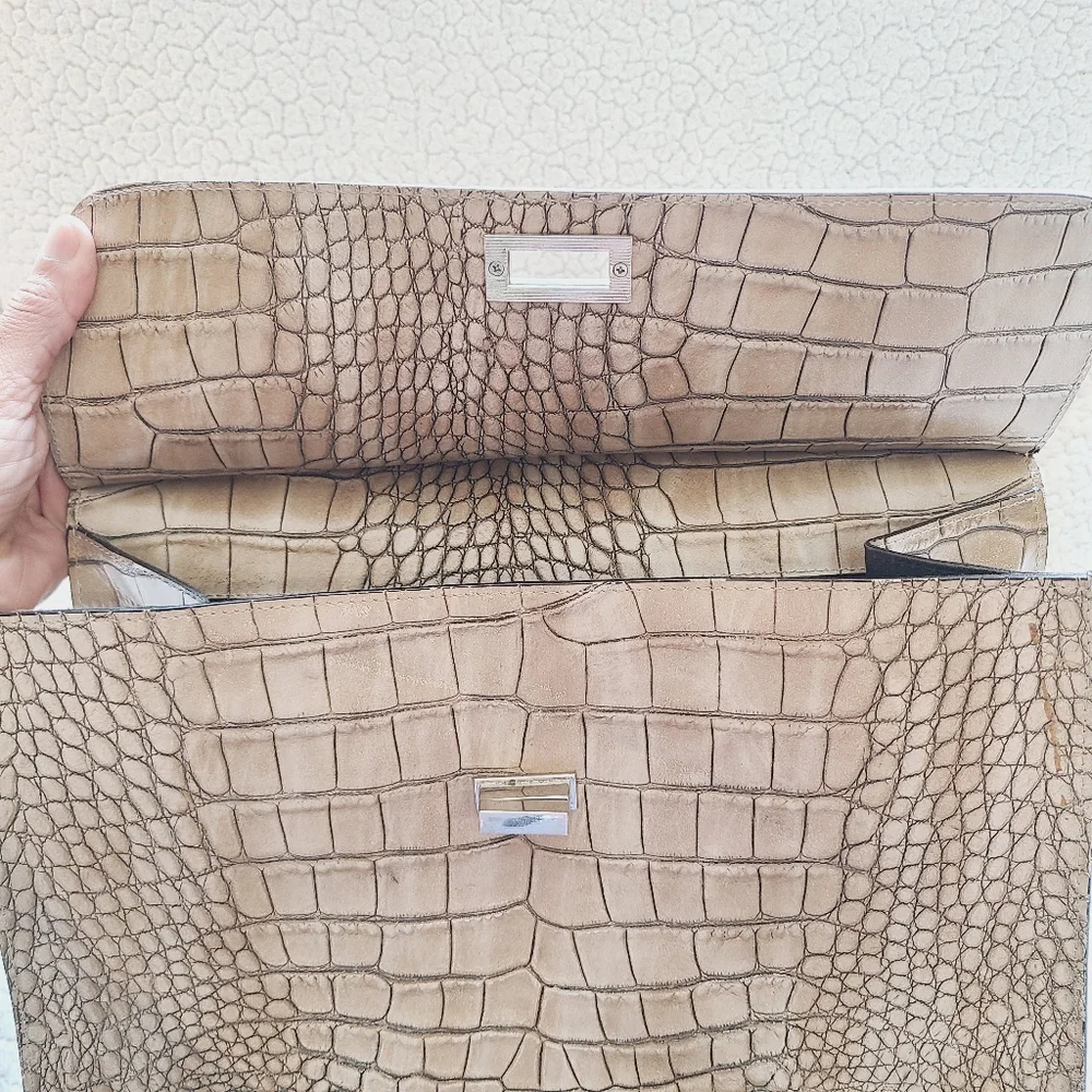Claudia Firenze Croc Embossed Leather Handbag - Picture 8 of 12